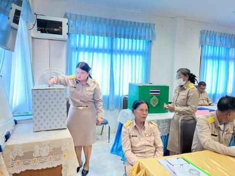 ประชุมสภาเทศบาลตำบลทุ่งแสงทอง ครั้งแรก ประจำปี 2568